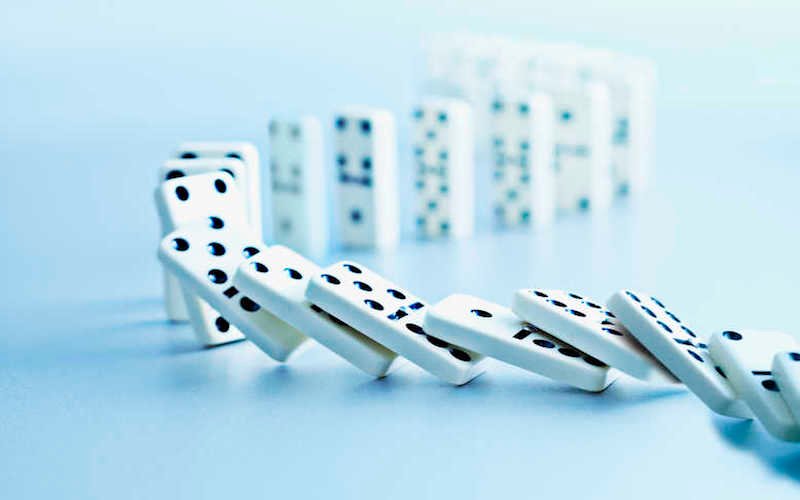 VNTB – Domino bắt đầu… đổ?