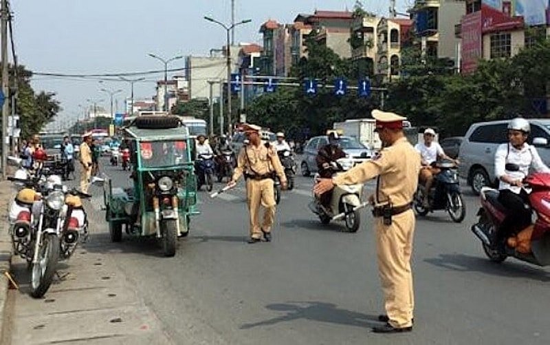 VNTB – Lỗ hổng trong quy định cảnh sát giao thông được “huy động phương tiện” của dân