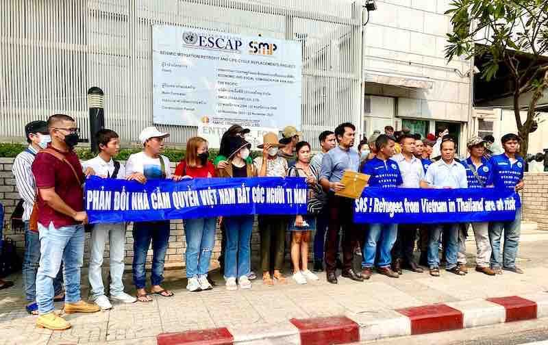 VNTB – Người tị nạn Việt Nam tại Thái Lan biểu tình vì lo sợ bị bắt cóc như Đường Văn Thái